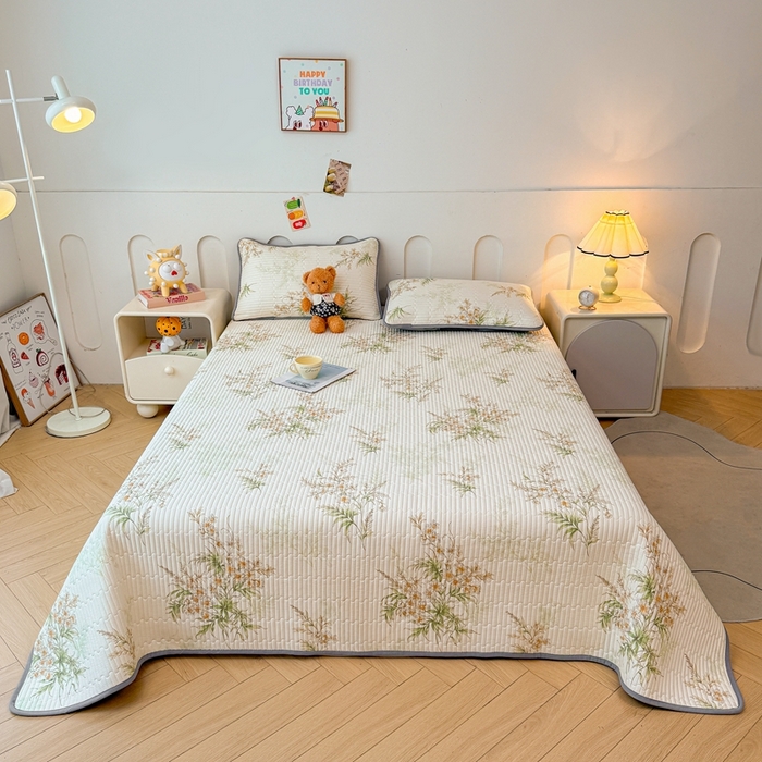 91家纺网 家纺一手货源 找家纺 雅萱家纺 2025新款棉加绒全棉填充双面可用多功能印花床盖 棉加绒棉花床盖-仙草