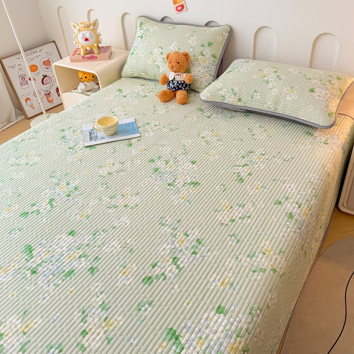 91家纺网 家纺一手货源 找家纺 雅萱家纺 2025新款棉加绒全棉填充双面可用多功能印花床盖 棉加绒棉花床盖-花漫盈香