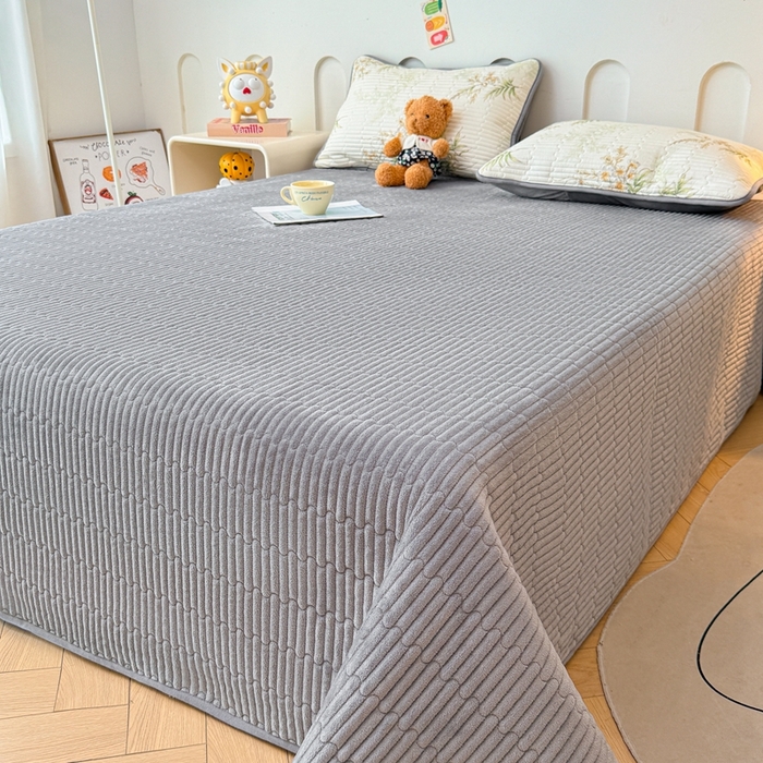 91家纺网 家纺一手货源 找家纺 雅萱家纺 2025新款棉加绒全棉填充双面可用多功能印花床盖 棉加绒棉花床盖-仙草