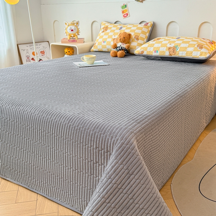 91家纺网 家纺一手货源 找家纺 雅萱家纺 2025新款棉加绒全棉填充双面可用多功能印花床盖 棉加绒棉花床盖-黄油曲奇