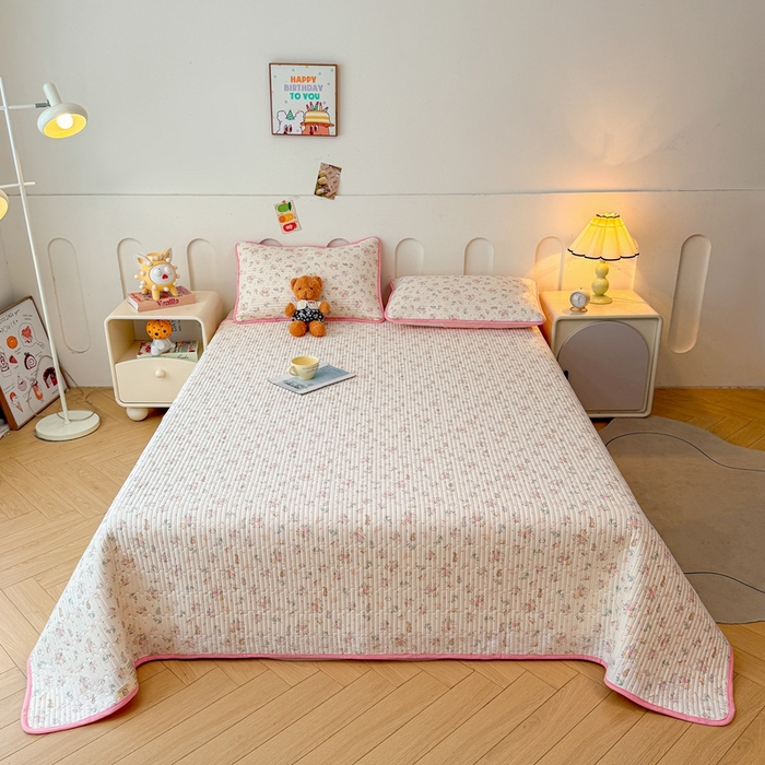 91家纺网 家纺一手货源 找家纺 雅萱家纺 2025新款棉加绒全棉填充双面可用多功能印花床盖 棉加绒棉花床盖-春日奇迹