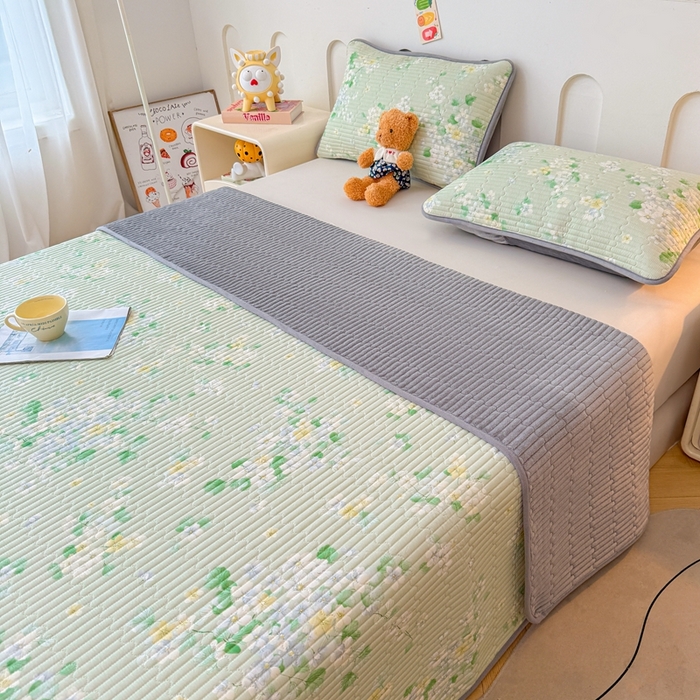 91家纺网 家纺一手货源 找家纺 雅萱家纺 2025新款棉加绒全棉填充双面可用多功能印花床盖 棉加绒棉花床盖-花漫盈香