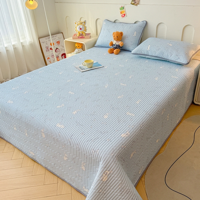 91家纺网 家纺一手货源 找家纺 雅萱家纺 2025新款棉加绒全棉填充双面可用多功能印花床盖 棉加绒棉花床盖-晴天小兔