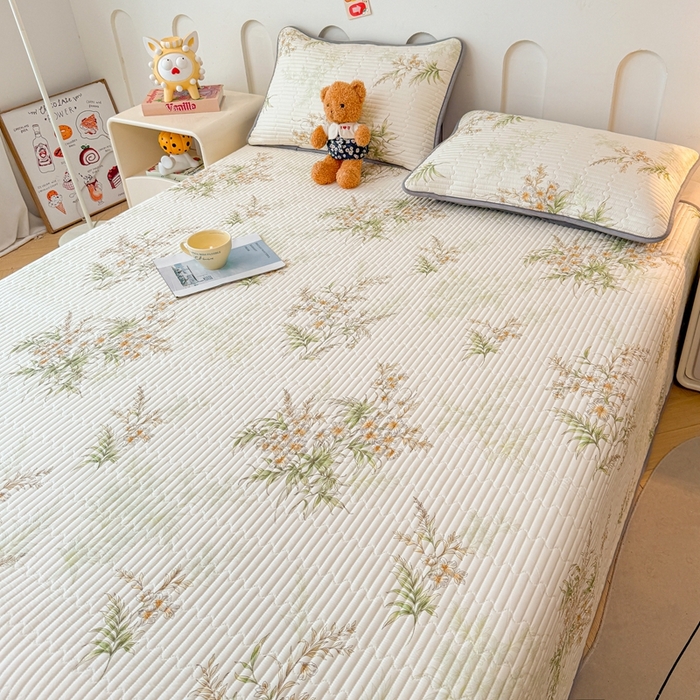 91家纺网 家纺一手货源 找家纺 雅萱家纺 2025新款棉加绒全棉填充双面可用多功能印花床盖 棉加绒棉花床盖-仙草