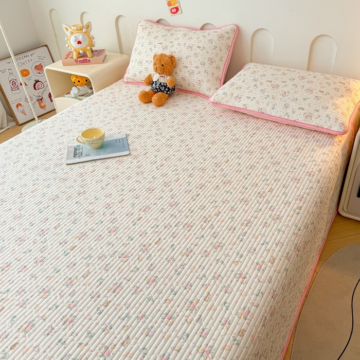 91家纺网 家纺一手货源 找家纺 雅萱家纺 2025新款棉加绒全棉填充双面可用多功能印花床盖 棉加绒棉花床盖-春日奇迹