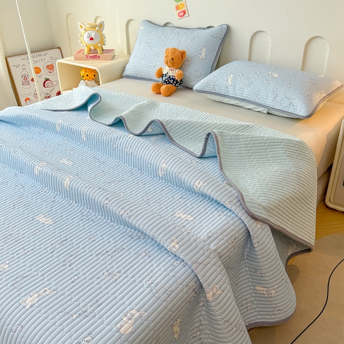 91家纺网 家纺一手货源 找家纺 雅萱家纺 2025新款棉加绒全棉填充双面可用多功能印花床盖 棉加绒棉花床盖-晴天小兔