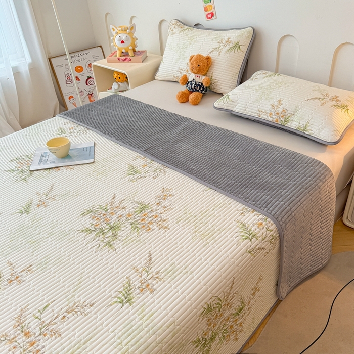 91家纺网 家纺一手货源 找家纺 雅萱家纺 2025新款棉加绒全棉填充双面可用多功能印花床盖 棉加绒棉花床盖-仙草