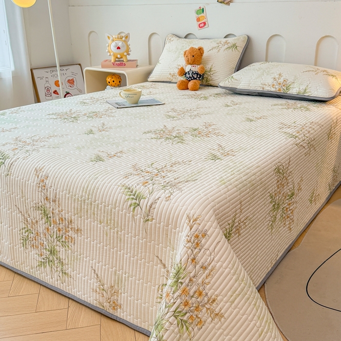 91家纺网 家纺一手货源 找家纺 雅萱家纺 2025新款棉加绒全棉填充双面可用多功能印花床盖 棉加绒棉花床盖-仙草