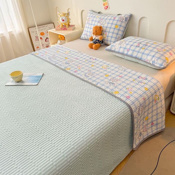 91家纺网 家纺一手货源 找家纺 雅萱家纺 2025新款棉加绒全棉填充双面可用多功能印花床盖 棉加绒棉花床盖-萌汪彩星