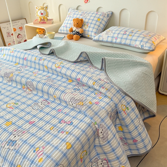 91家纺网 家纺一手货源 找家纺 雅萱家纺 2025新款棉加绒全棉填充双面可用多功能印花床盖 棉加绒棉花床盖-萌汪彩星