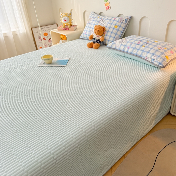 91家纺网 家纺一手货源 找家纺 雅萱家纺 2025新款棉加绒全棉填充双面可用多功能印花床盖 棉加绒棉花床盖-萌汪彩星