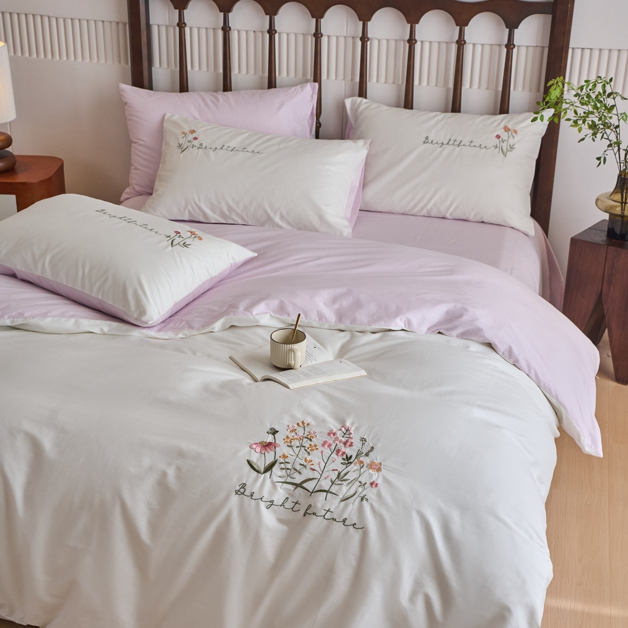 91家纺网 家纺一手货源 找家纺 悦然毛巾被 2025新款全棉纯棉斜纹毛巾绣四件套 花语情怀白+紫