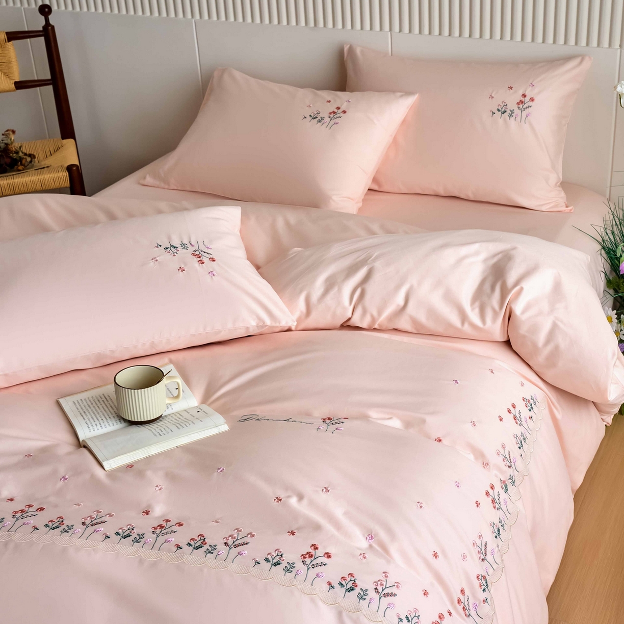 91家纺网 家纺一手货源 找家纺 悦然毛巾被 2025新款全棉纯棉斜纹毛巾绣四件套 春色满园粉色