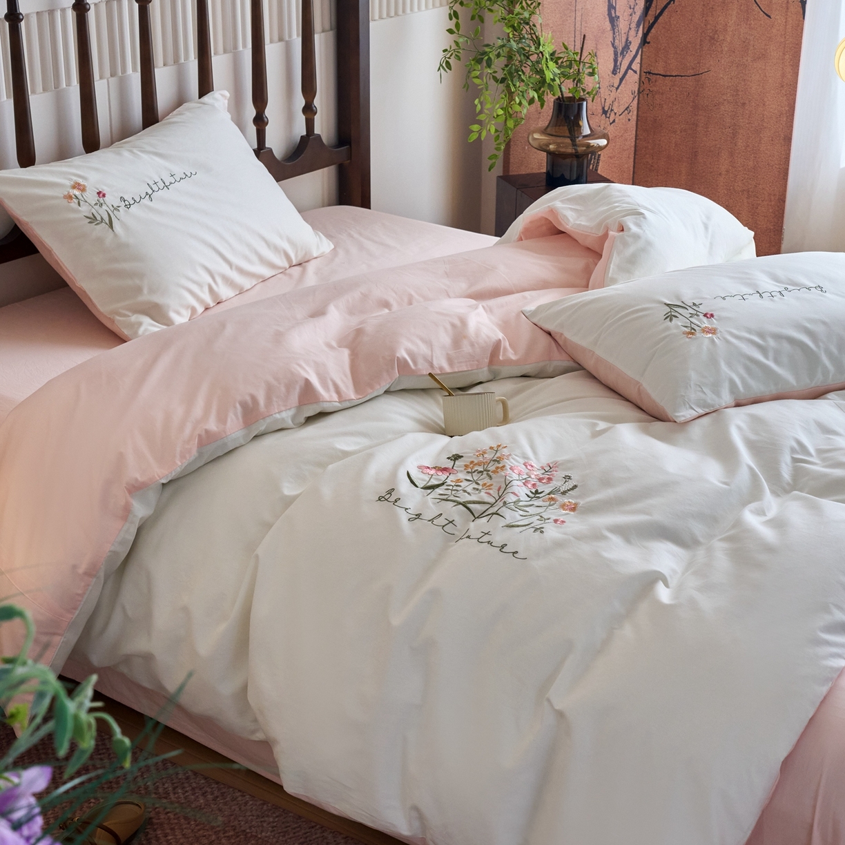 91家纺网 家纺一手货源 找家纺 悦然毛巾被 2025新款全棉纯棉斜纹毛巾绣四件套 花语情怀白+粉