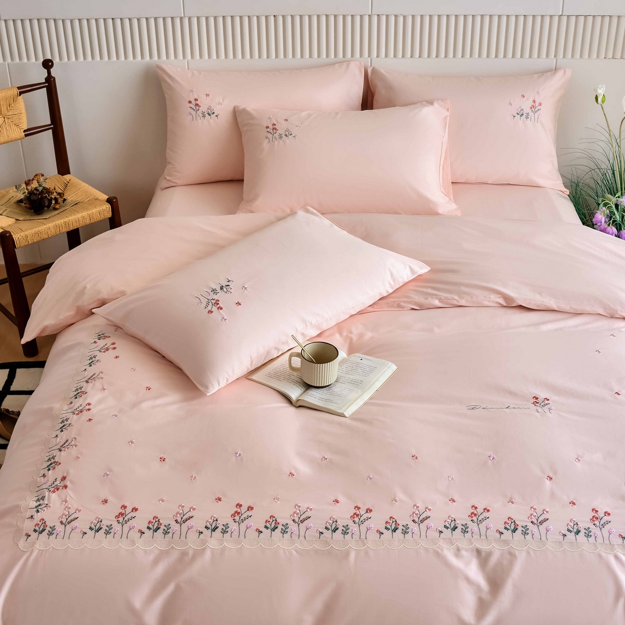 91家纺网 家纺一手货源 找家纺 悦然毛巾被 2025新款全棉纯棉斜纹毛巾绣四件套 春色满园粉色