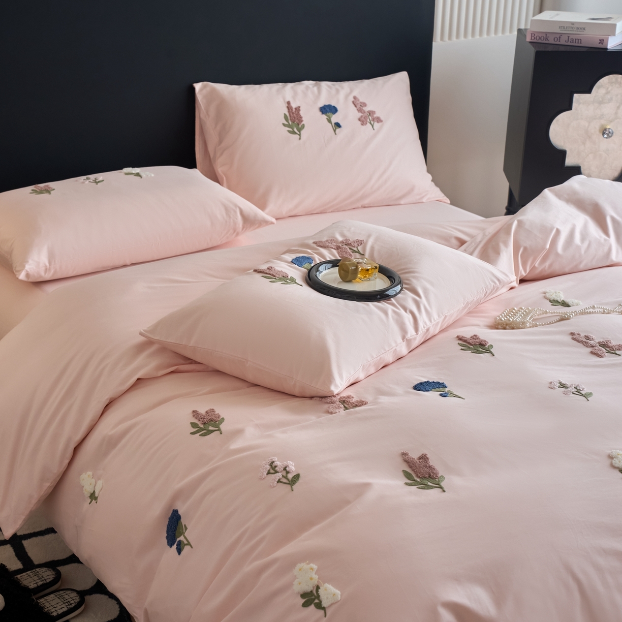 91家纺网 家纺一手货源 找家纺 悦然毛巾被 2025新款全棉纯棉斜纹毛巾绣四件套 浪漫花香-粉