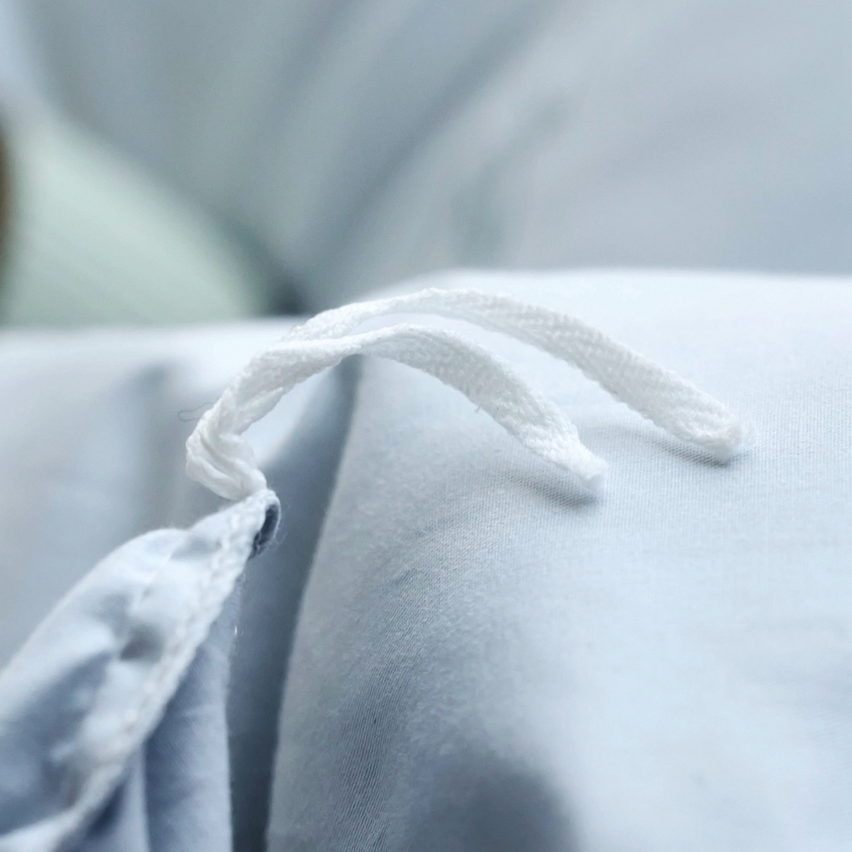 91家纺网 家纺一手货源 找家纺 悦然毛巾被 2025新款全棉纯棉斜纹毛巾绣四件套 春色满园蓝色