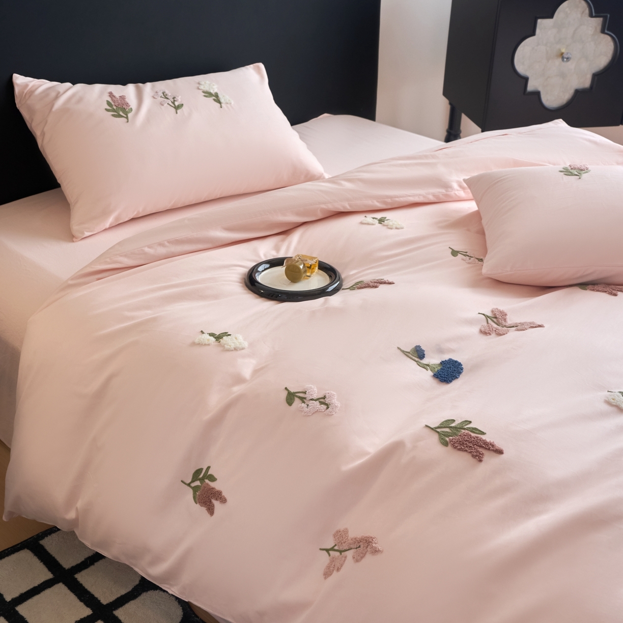 91家纺网 家纺一手货源 找家纺 悦然毛巾被 2025新款全棉纯棉斜纹毛巾绣四件套 浪漫花香-粉