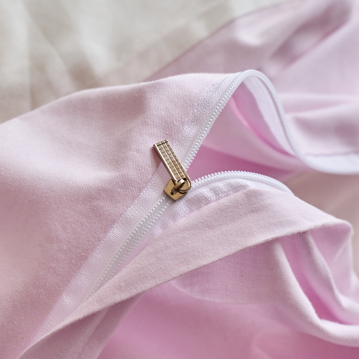 91家纺网 家纺一手货源 找家纺 悦然毛巾被 2025新款全棉纯棉斜纹毛巾绣四件套 花语情怀白+紫