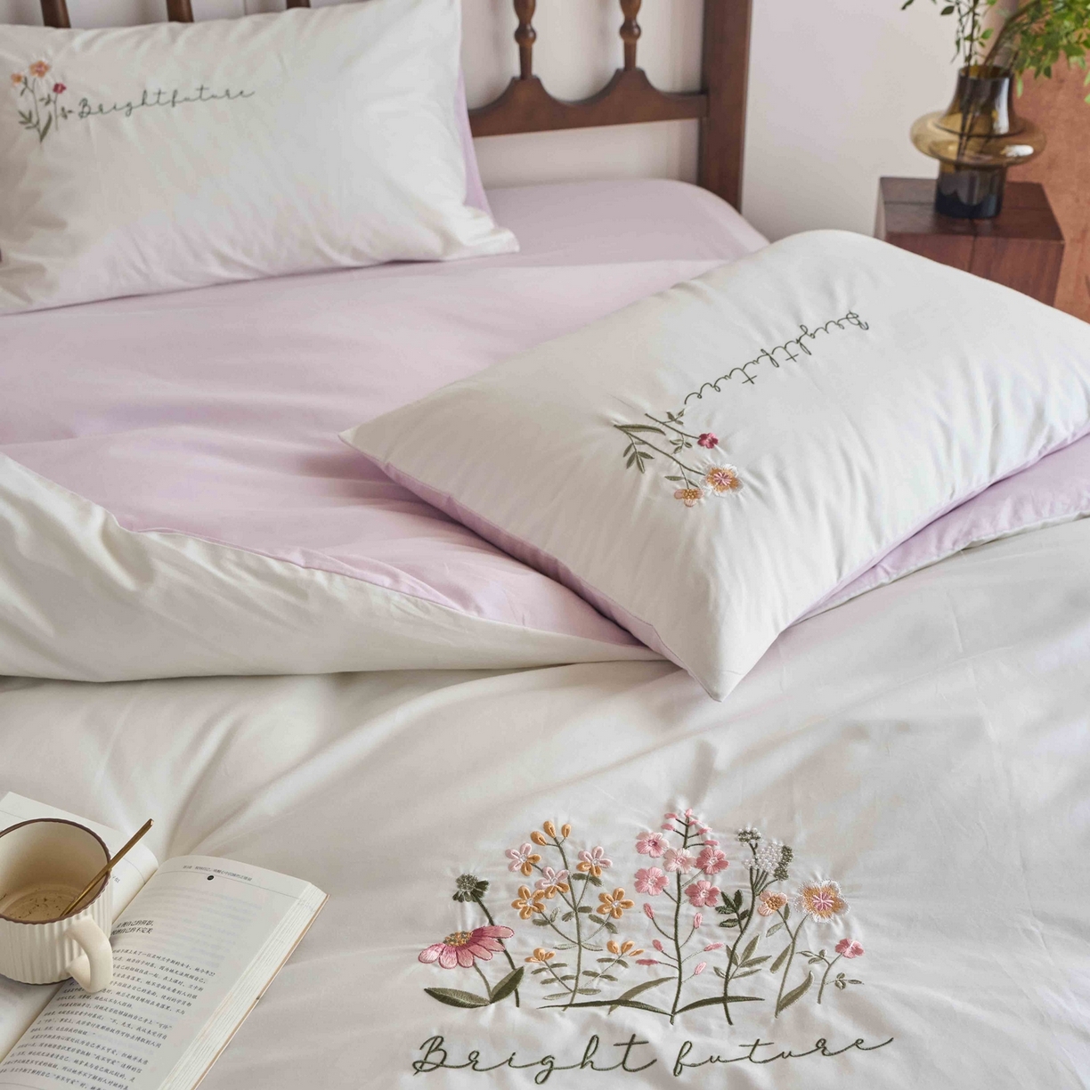 91家纺网 家纺一手货源 找家纺 悦然毛巾被 2025新款全棉纯棉斜纹毛巾绣四件套 花语情怀白+紫