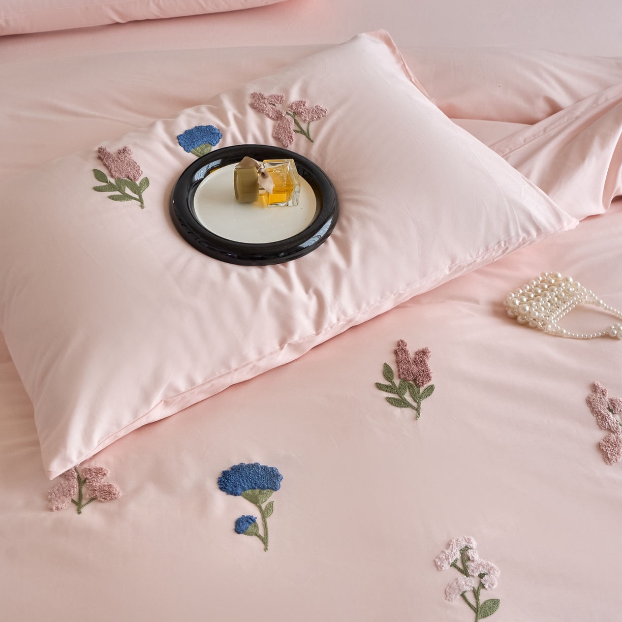 91家纺网 家纺一手货源 找家纺 悦然毛巾被 2025新款全棉纯棉斜纹毛巾绣四件套 浪漫花香-粉