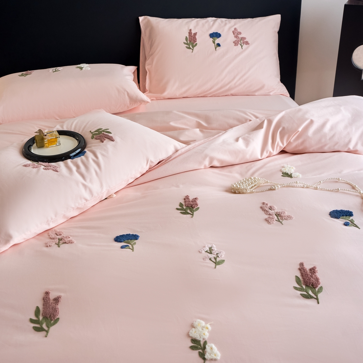 91家纺网 家纺一手货源 找家纺 悦然毛巾被 2025新款全棉纯棉斜纹毛巾绣四件套 浪漫花香-粉