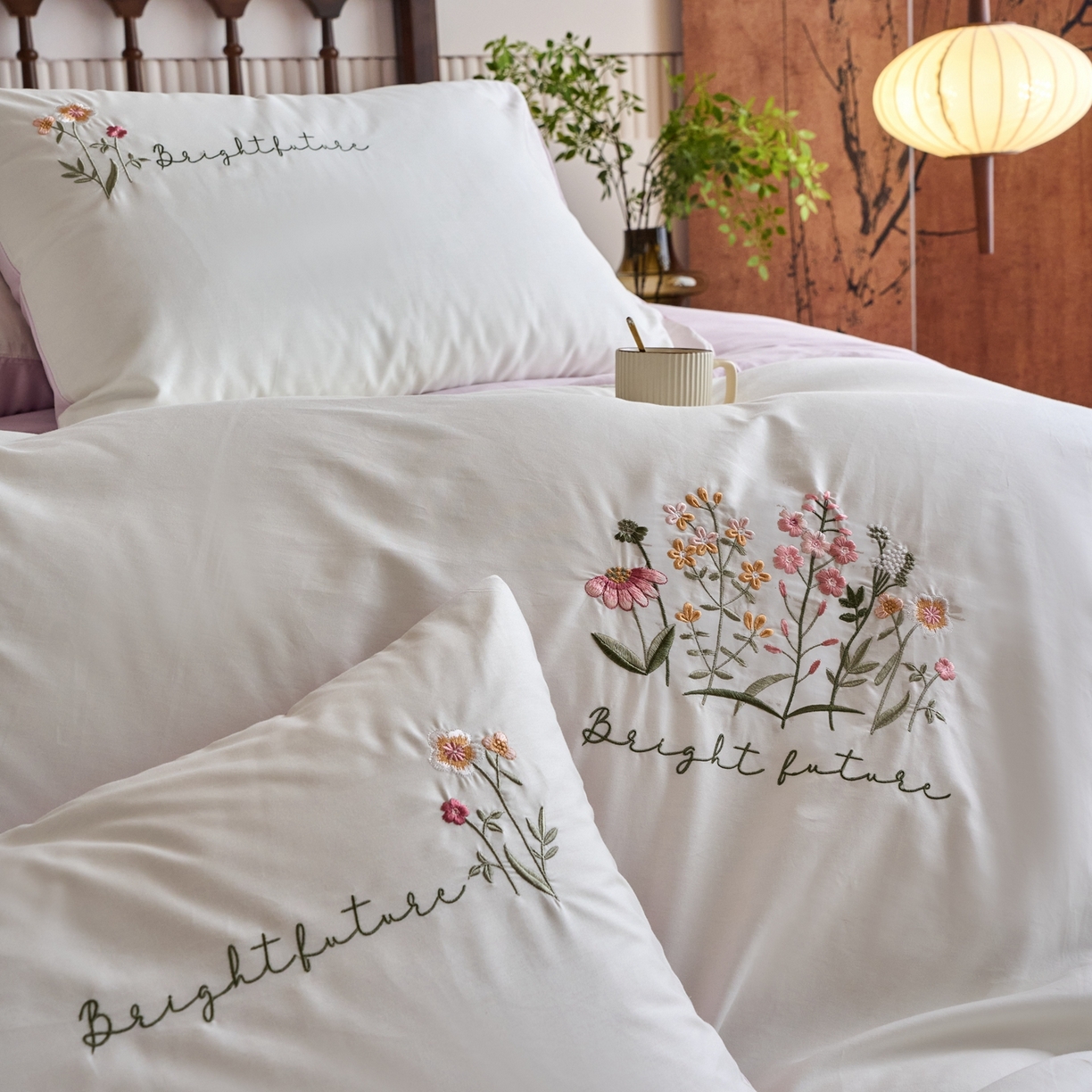 91家纺网 家纺一手货源 找家纺 悦然毛巾被 2025新款全棉纯棉斜纹毛巾绣四件套 花语情怀白+紫