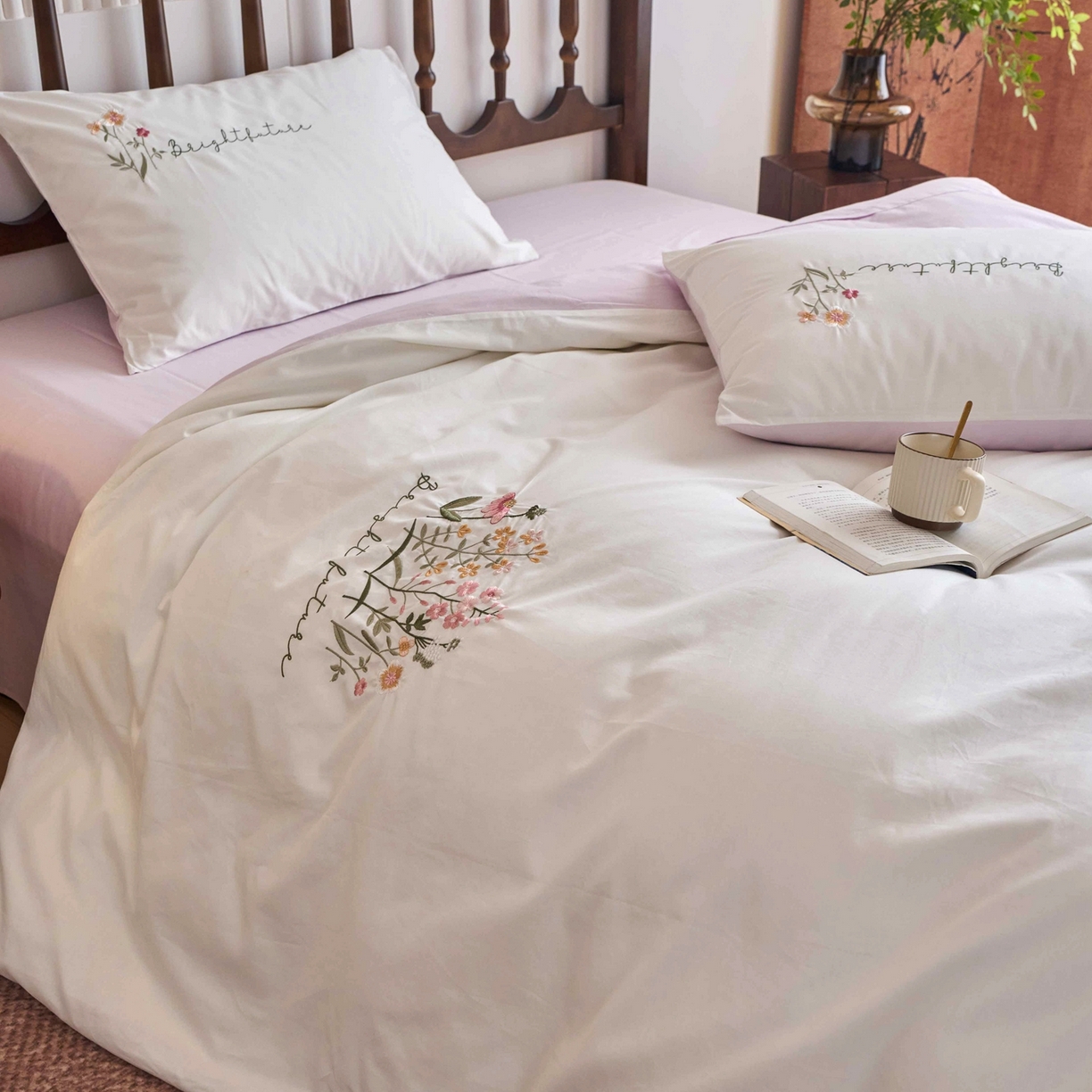 91家纺网 家纺一手货源 找家纺 悦然毛巾被 2025新款全棉纯棉斜纹毛巾绣四件套 花语情怀白+紫