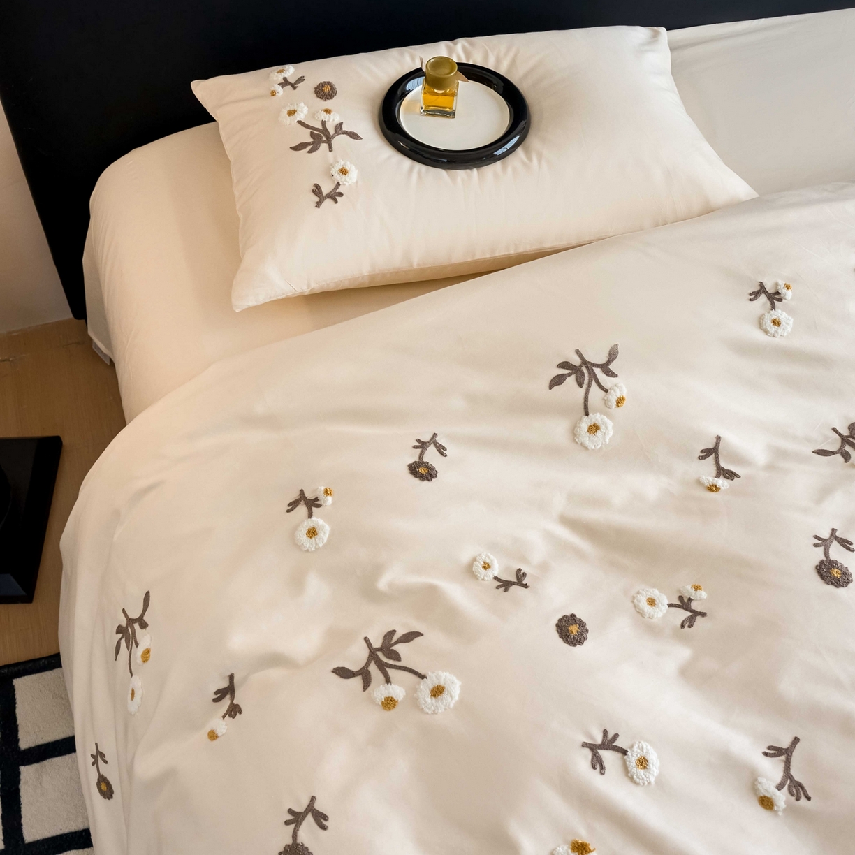 91家纺网 家纺一手货源 找家纺 悦然毛巾被 2025新款全棉纯棉斜纹毛巾绣四件套 花样年华奶白