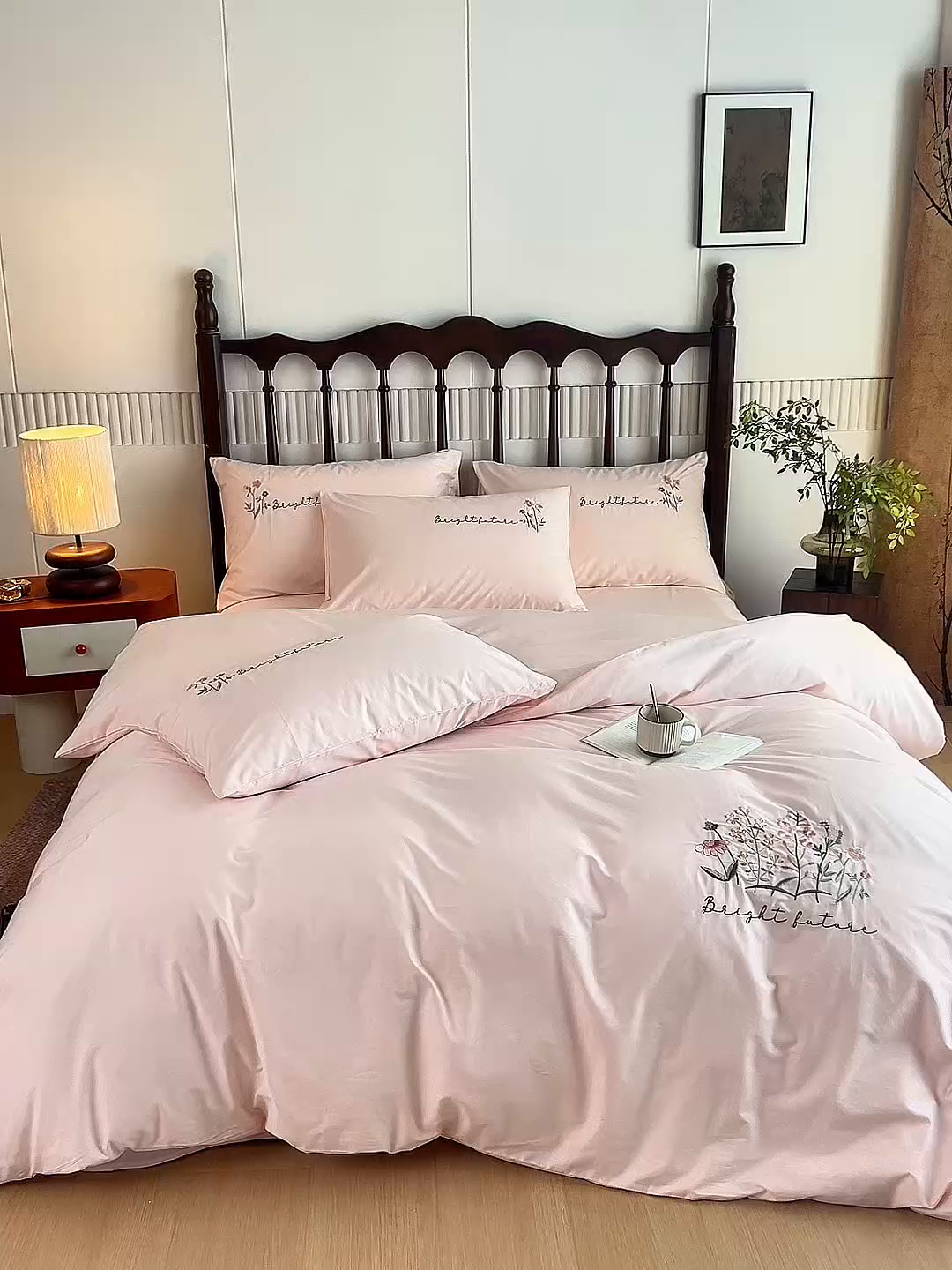 91家纺网 家纺一手货源 找家纺 悦然毛巾被 2025新款全棉纯棉斜纹毛巾绣四件套 花语情怀粉