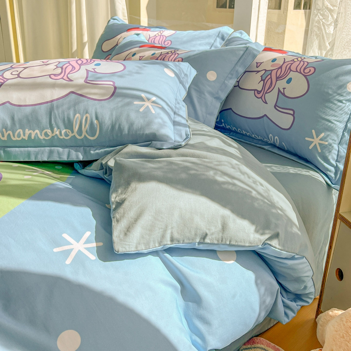 91家纺网 家纺一手货源 找家纺 浩诚 2025新款三丽鸥专版全棉磨毛纯棉四件套 旋转玉桂狗