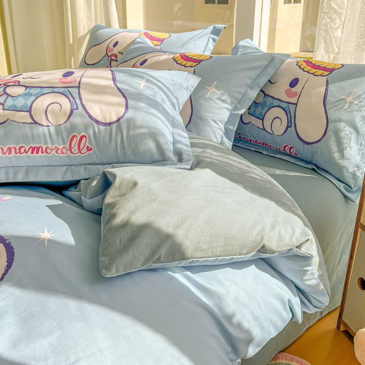 91家纺网 家纺一手货源 找家纺 浩诚 2025新款三丽鸥专版全棉磨毛纯棉四件套 魔法玉桂狗