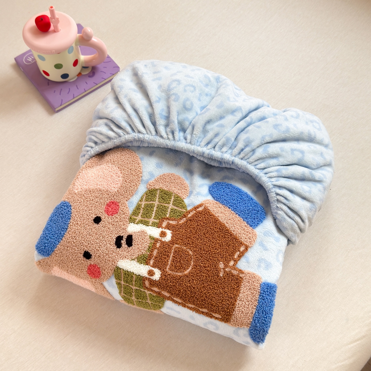 91家纺网 家纺一手货源 找家纺 寐居家纺 2025新款毛巾绣牛奶绒床笠 星伴小象