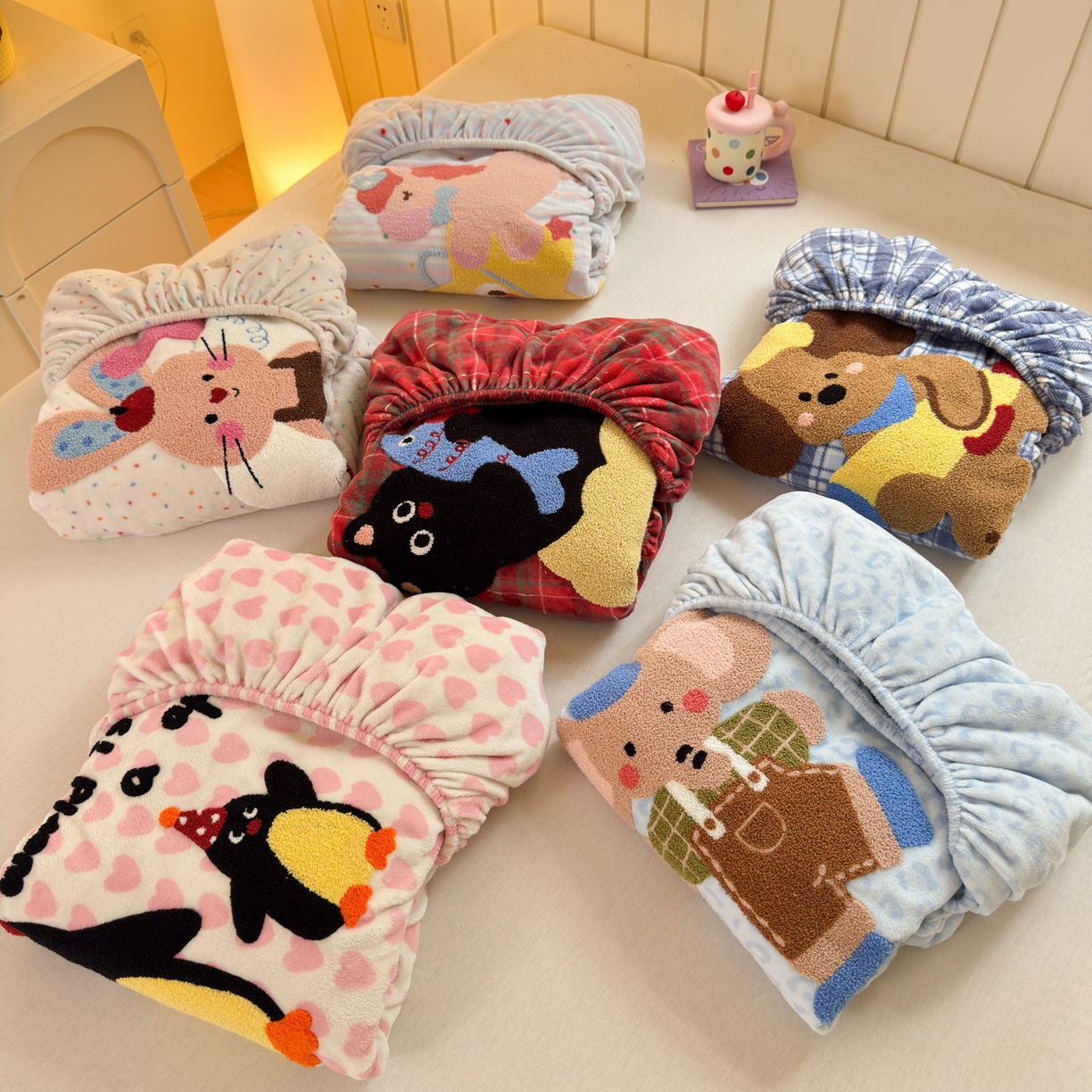 91家纺网 家纺一手货源 找家纺 寐居家纺 2025新款毛巾绣牛奶绒床笠 组合