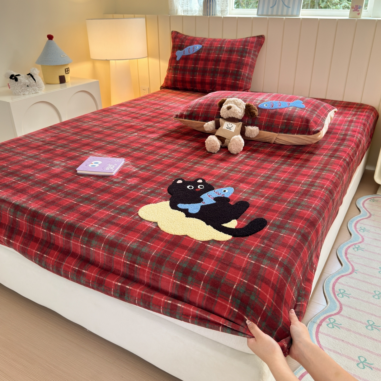 寐居家纺 2025新款毛巾绣牛奶绒床笠 年年有鱼