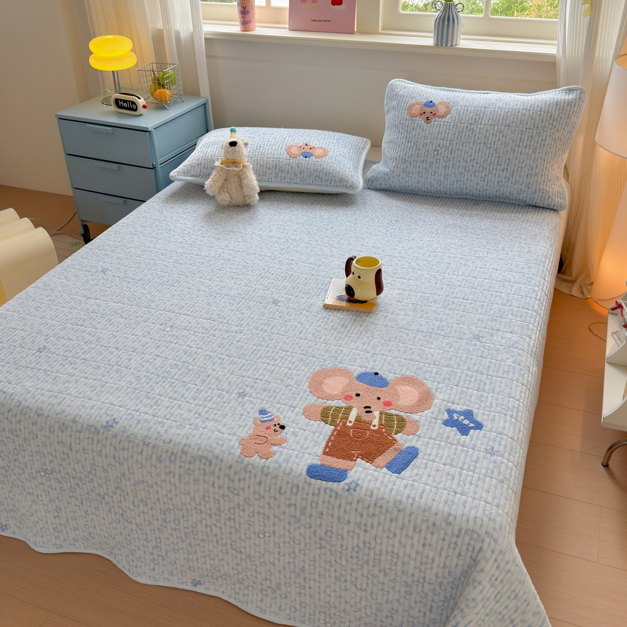 91家纺网 家纺一手货源 找家纺 寐居家纺 2025新款A类牛奶绒毛巾绣床盖 星伴小象