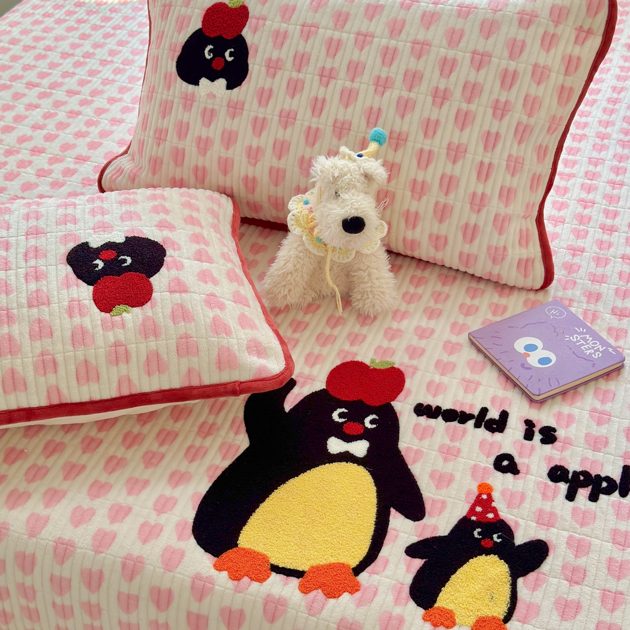 91家纺网 家纺一手货源 找家纺 寐居家纺 2025新款A类牛奶绒毛巾绣床盖 红果果