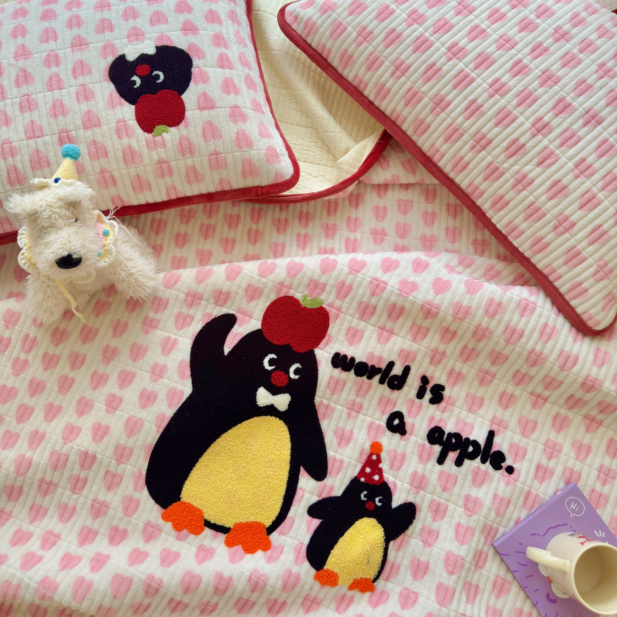 91家纺网 家纺一手货源 找家纺 寐居家纺 2025新款A类牛奶绒毛巾绣床盖 红果果