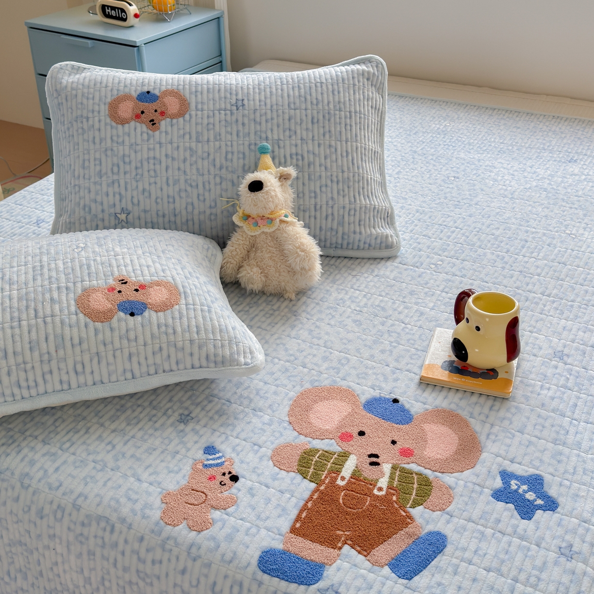 91家纺网 家纺一手货源 找家纺 寐居家纺 2025新款A类牛奶绒毛巾绣床盖 星伴小象