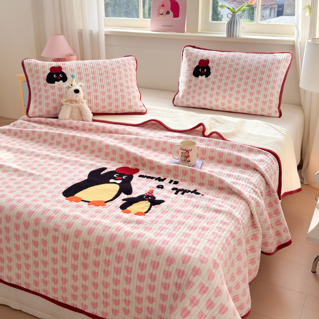 91家纺网 家纺一手货源 找家纺 寐居家纺 2025新款A类牛奶绒毛巾绣床盖 红果果