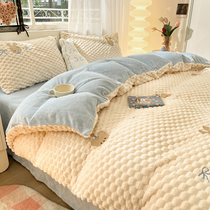 91家纺网 家纺一手货源 找家纺 （总）慕尚家纺  2025新款豆豆绒刺绣四件套