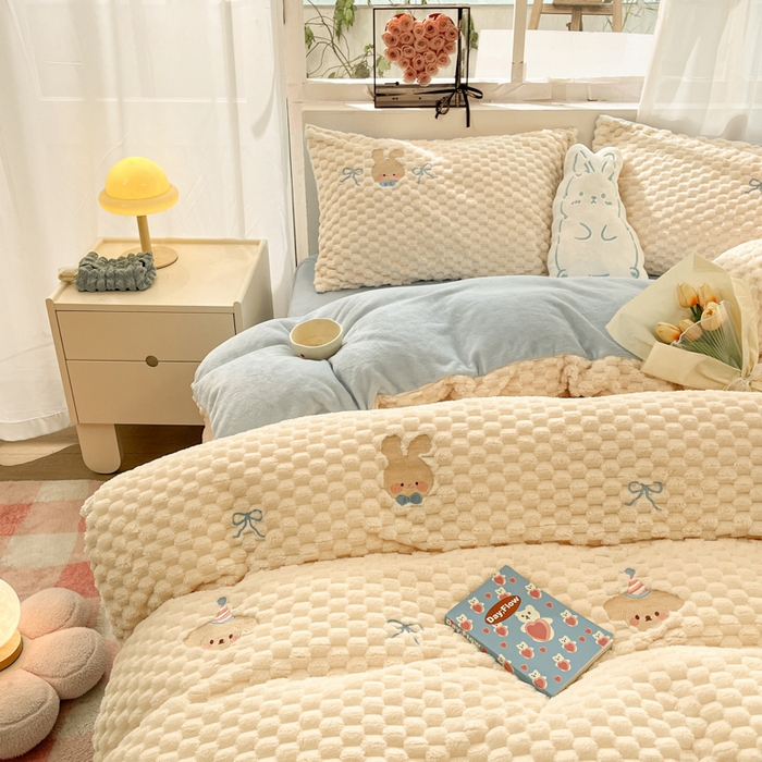 91家纺网 家纺一手货源 找家纺 （总）慕尚家纺  2025新款豆豆绒刺绣四件套