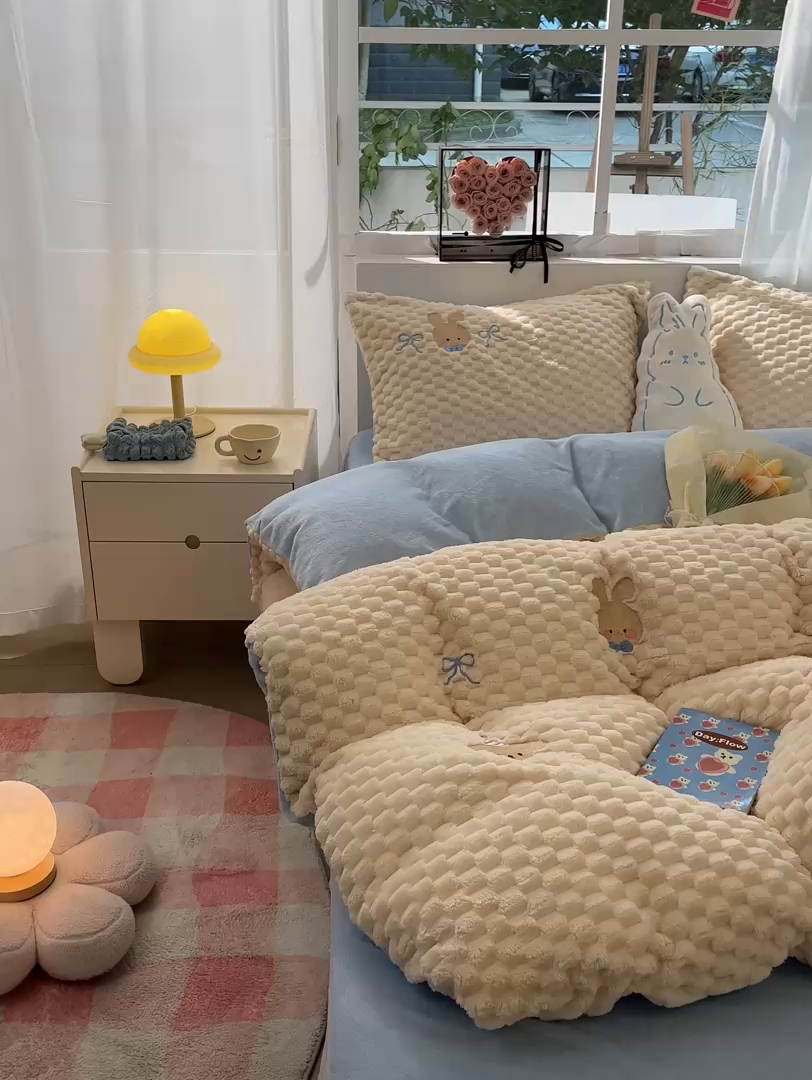 91家纺网 家纺一手货源 找家纺 （总）慕尚家纺  2025新款豆豆绒刺绣四件套