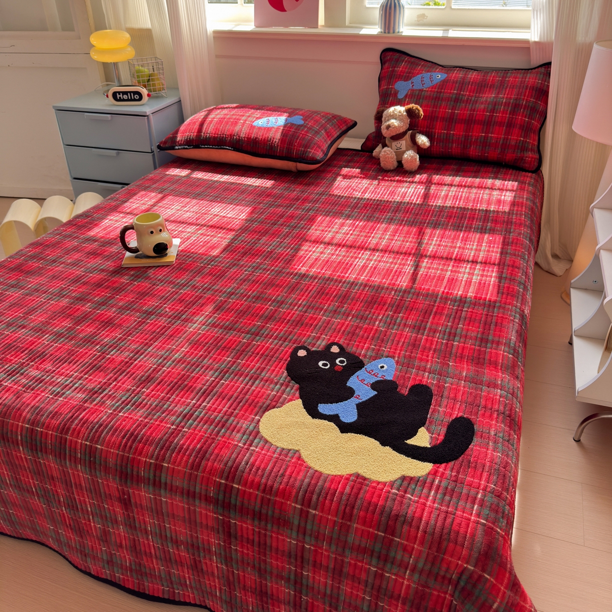 91家纺网 家纺一手货源 找家纺 寐居家纺 2025新款A类牛奶绒毛巾绣床盖 年年有鱼