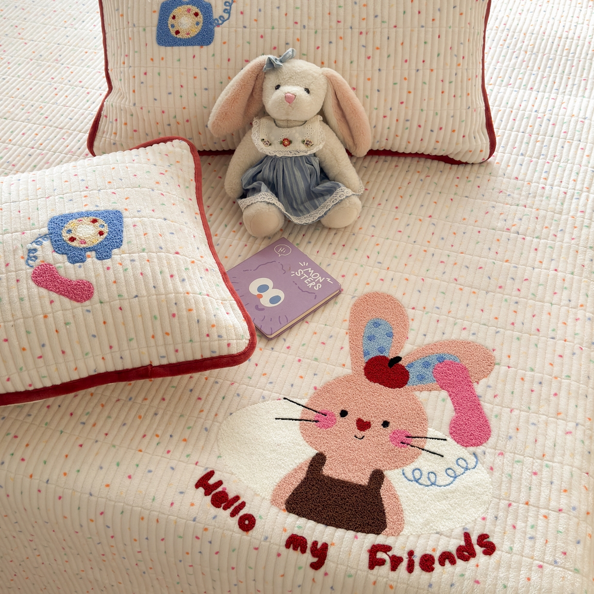 91家纺网 家纺一手货源 找家纺 寐居家纺 2025新款A类牛奶绒毛巾绣床盖 萌兔有约