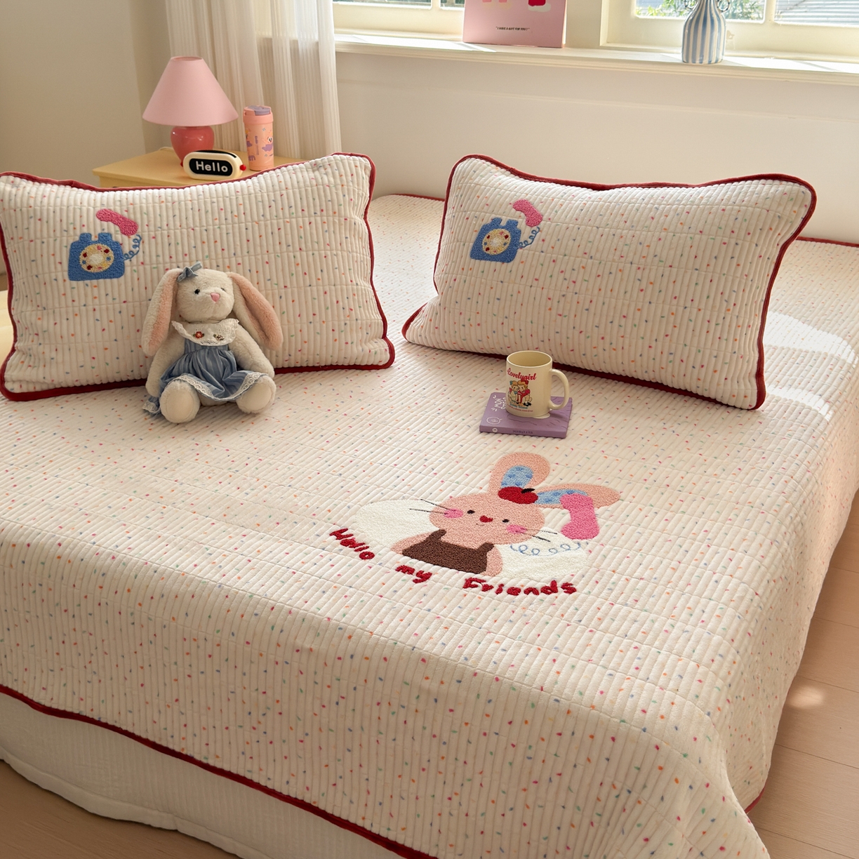 91家纺网 家纺一手货源 找家纺 寐居家纺 2025新款A类牛奶绒毛巾绣床盖 萌兔有约