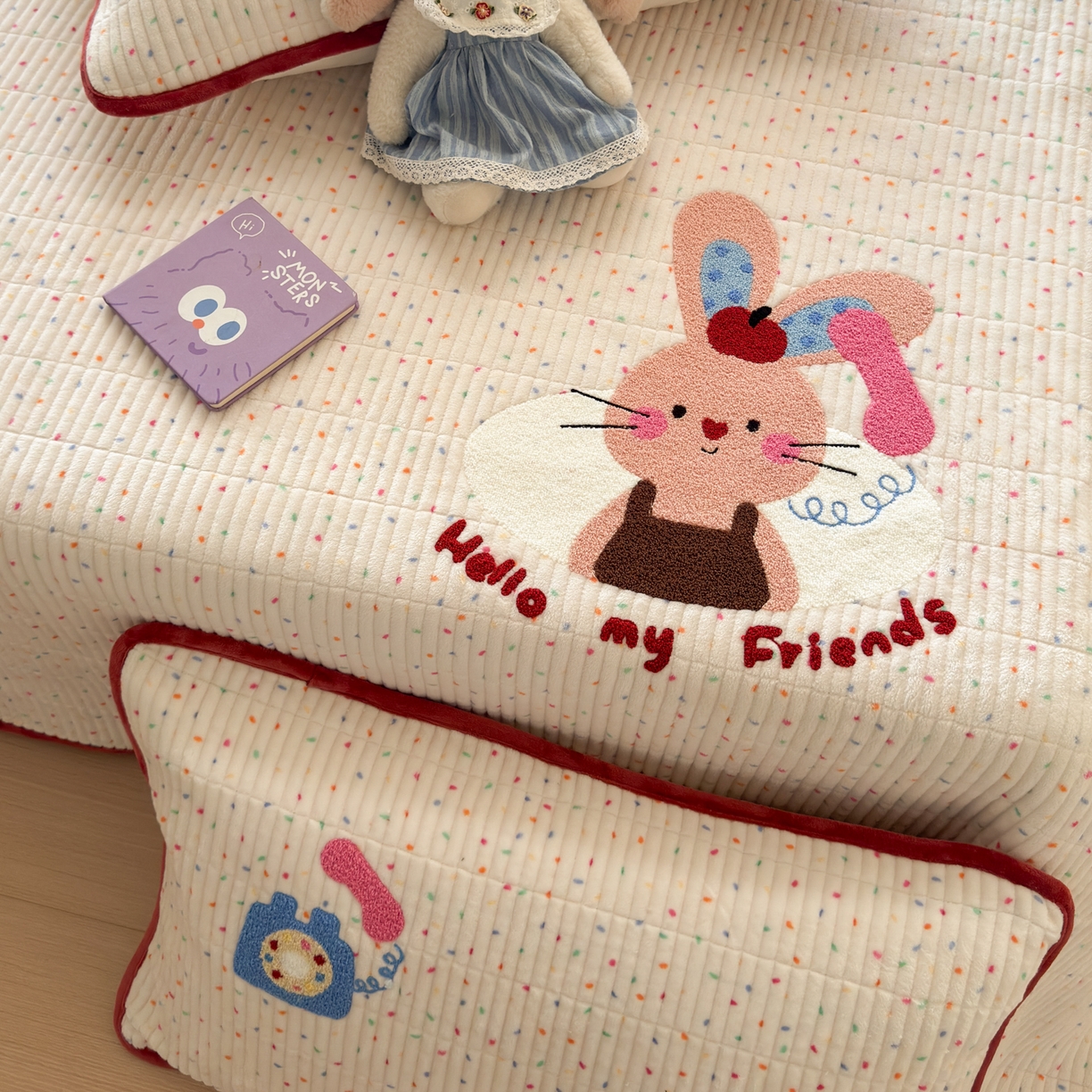 91家纺网 家纺一手货源 找家纺 寐居家纺 2025新款A类牛奶绒毛巾绣床盖 萌兔有约