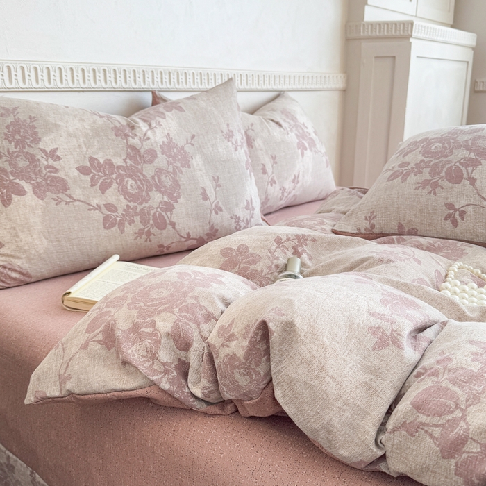 91家纺网 家纺一手货源 找家纺 佑佳家纺 2025新款复古印花亚麻双层纱花边床单款四件套 知音-咖