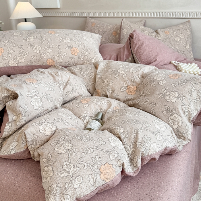 91家纺网 家纺一手货源 找家纺 佑佳家纺 2025新款复古印花亚麻双层纱花边床单款四件套 枫华