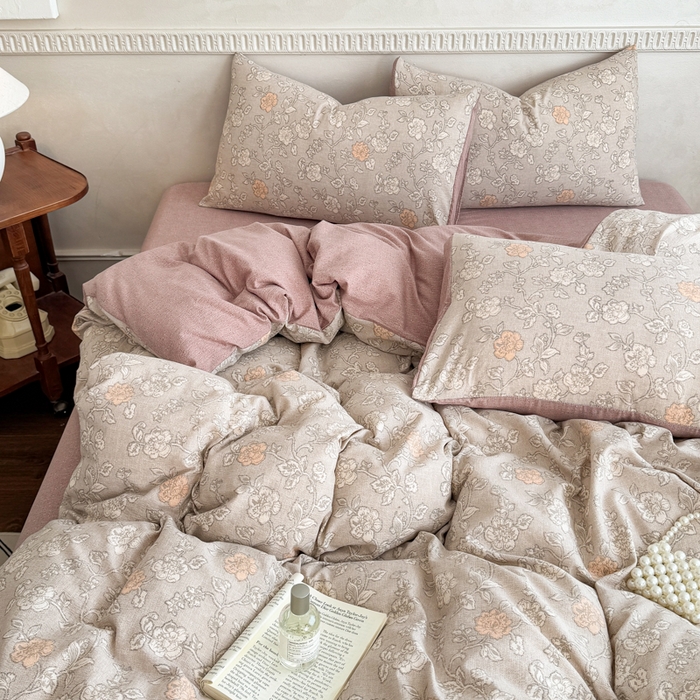 91家纺网 家纺一手货源 找家纺 佑佳家纺 2025新款复古印花亚麻双层纱花边床单款四件套 枫华